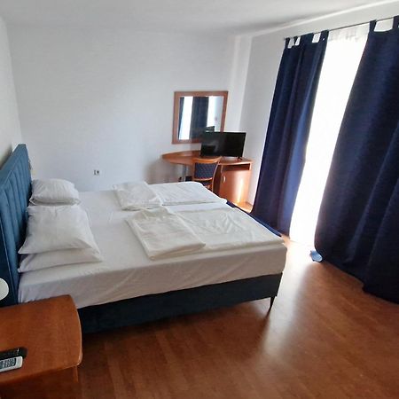 Pansion Marco Polo Hotel Petrcane Exterior photo