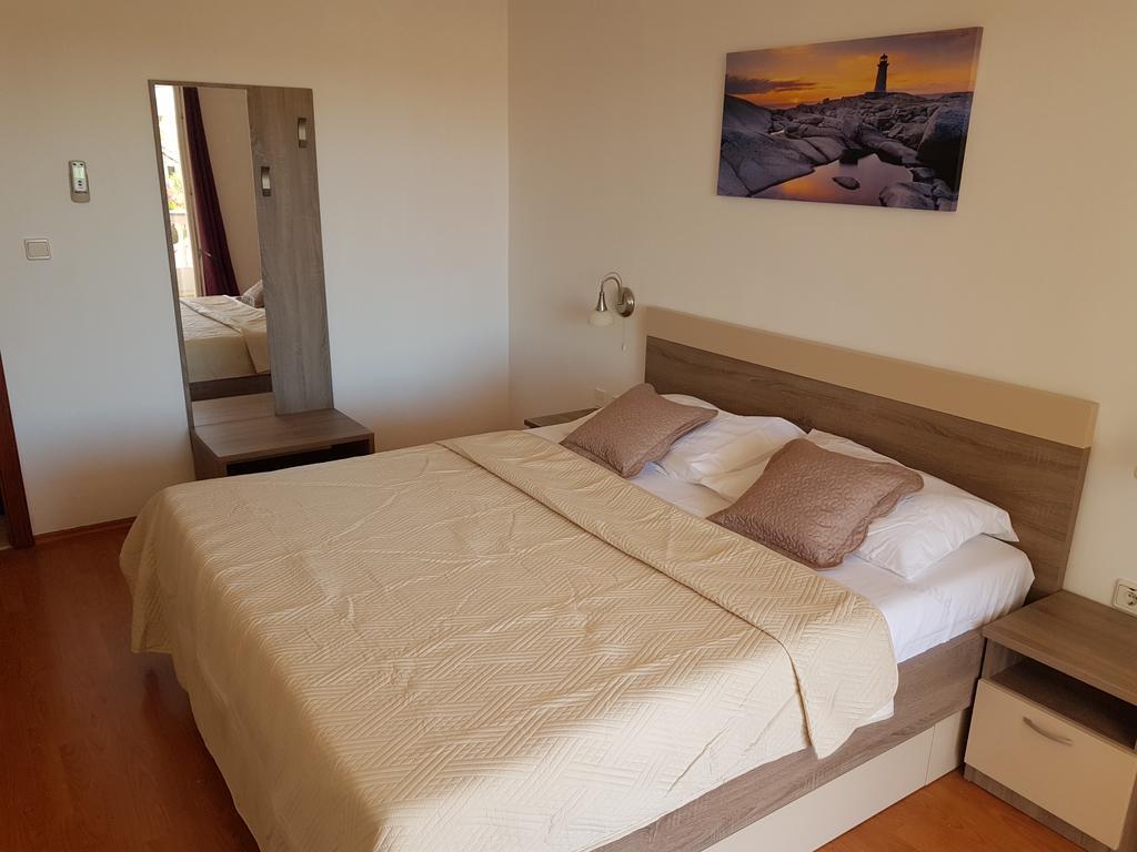 Pansion Marco Polo Hotel Petrcane Exterior photo
